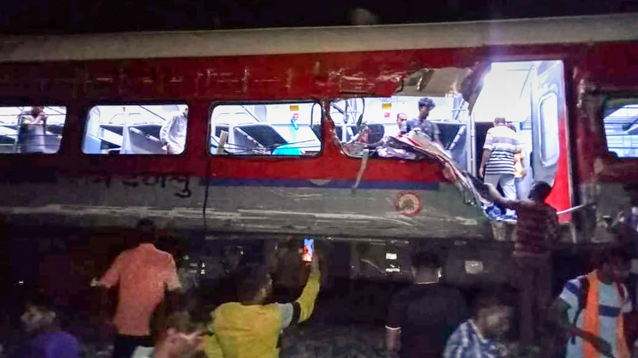 Coromandel Express train accident